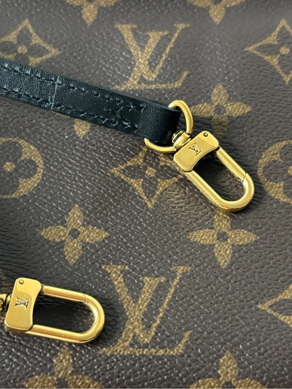 Louis Vuitton Double Zip Pochette Handbag Giant Reverse Monogram